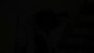 الاخ يتبول وينيكها