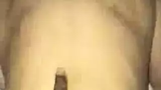 قضيب أسود سميك يملأ صديقة أفضل صديق بعمق