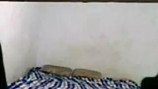 الزوج المغفل جايب لزوجتة ورد اكتشف انة بتتناك من راجل تانى سكس مترجم