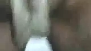 مراهقة تكشف عن جسدها المثالي لممارسة الجنس