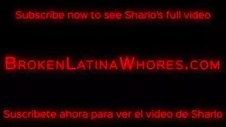 الحسية امرأة سمراء لاتينا ذات العيون الزرقاء شارلو تتحمل الهيمنة الشديدة على الشرج والحنجرة العميقة في مجموعة ثلاثية من الهواة الخام