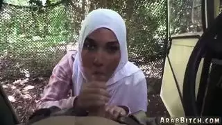 في رحلة عمل: نائب الرئيس يحصل على مص لقضيبه من نجم إباحي عربي غريب