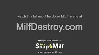 شقراء أنيقة تمتص الديك وتحصل عليه بعمق داخل شقها الرطب المتساقط ...